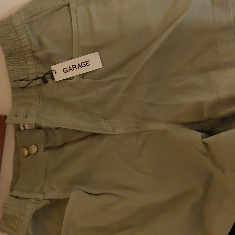 Garage elastic waist shorts